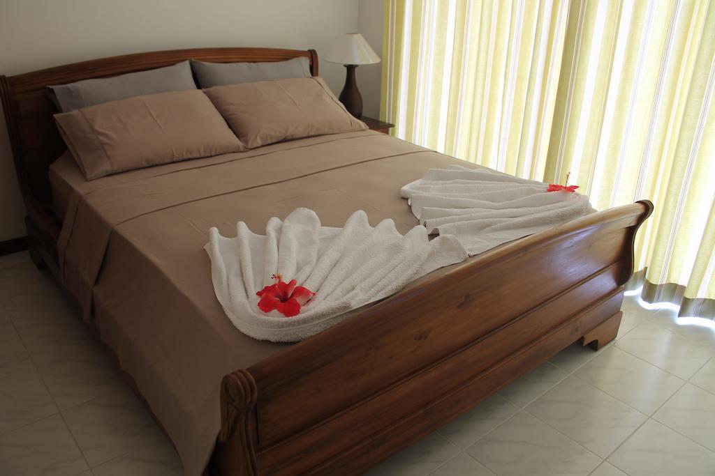 Central Self Catering Apartments Felicite Island Szoba fotó